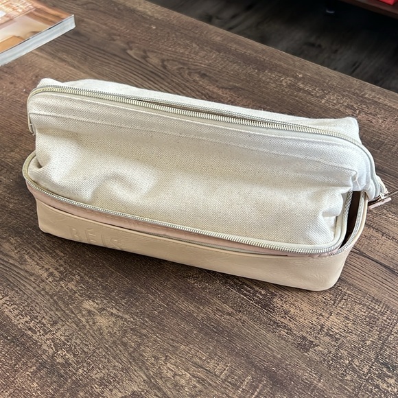 BEIS Handbags - Beis Dopp kit in Beige